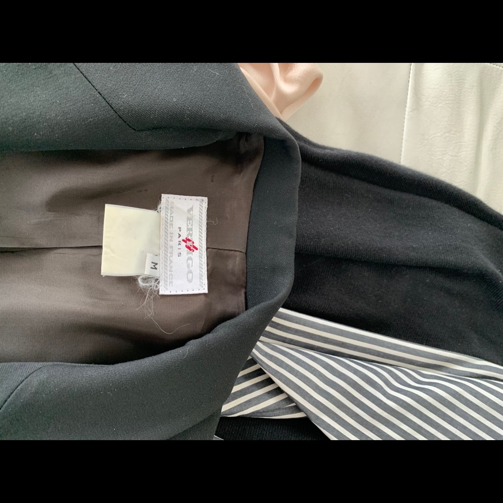 Blazer - Picture 5 of 5